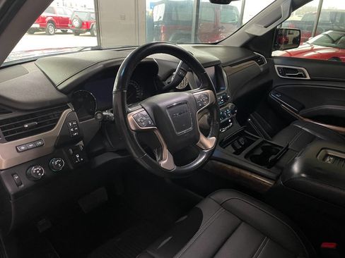 Used 2019 GMC Yukon Denali image 16