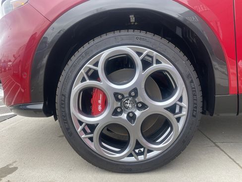 New 2024 Alfa Romeo Tonale Veloce w/ Active Assist Package image 7