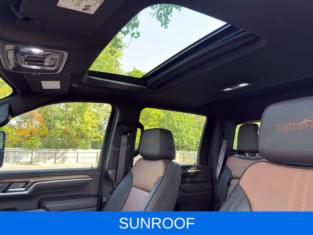 Used 2025 Chevrolet Silverado 3500 High Country w/ High Country Premium Package AWD/4WD image 3