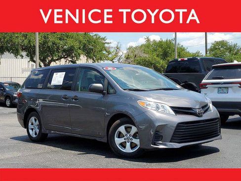 Certified 2020 Toyota Sienna L image 1