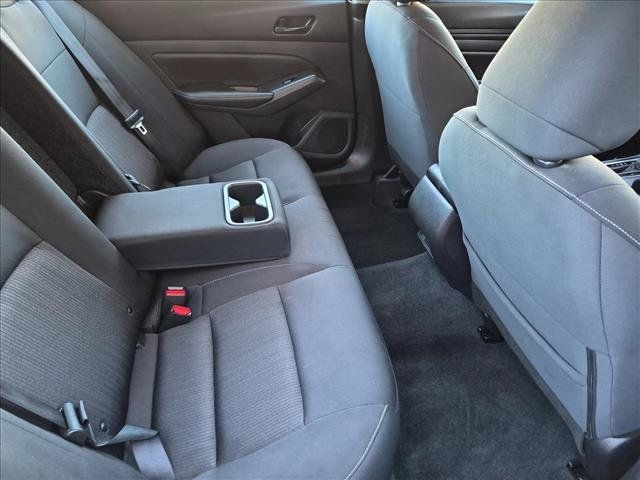Used 2025 Nissan Altima 2.5 SV FWD image 18