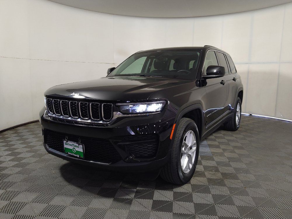 Used 2023 Jeep Grand Cherokee Laredo w/ Luxury Tech Group I AWD/4WD image 15