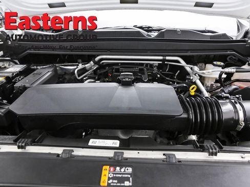 Used 2024 Chevrolet Colorado W/T w/ Technology Package RWD image 7
