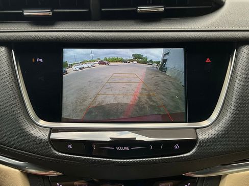 Used 2018 Cadillac XT5 Luxury w/ Driver Awareness Package image 36