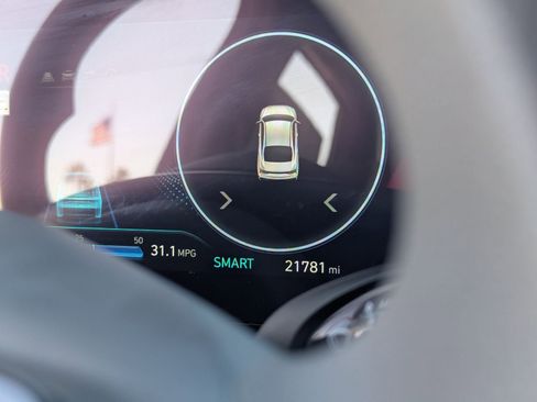 Used 2024 Hyundai Elantra SEL image 30