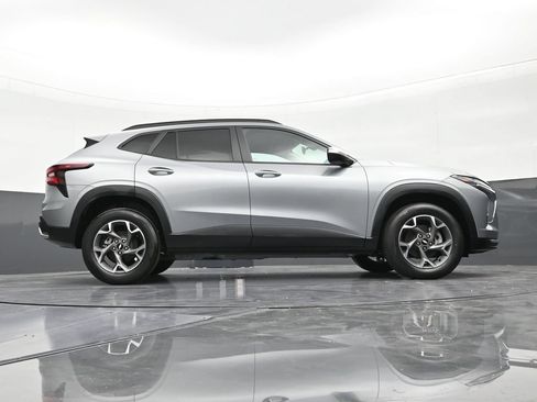 Used 2024 Chevrolet Trax LT w/ Driver Confidence Package FWD image 25