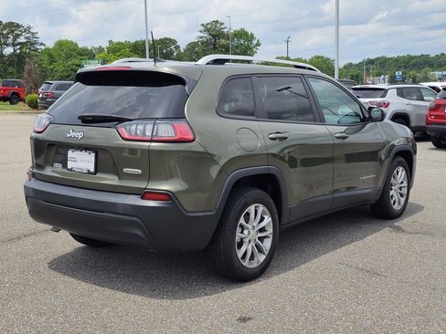 Used 2021 Jeep Cherokee Latitude FWD image 8