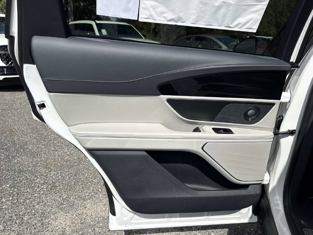 New 2026 Lincoln Nautilus Premier w/ Equipment Group 102A AWD/4WD image 13