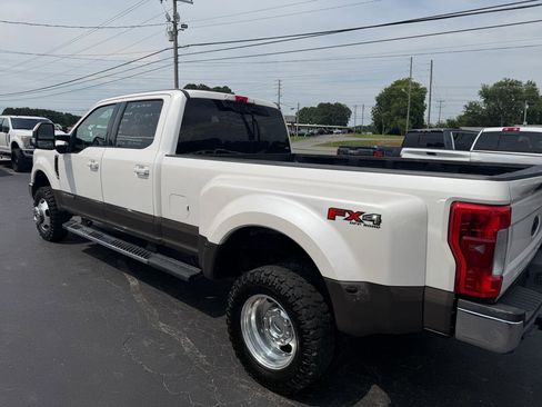 Used 2017 Ford F350 Lariat w/ Lariat Ultimate Package AWD/4WD image 8