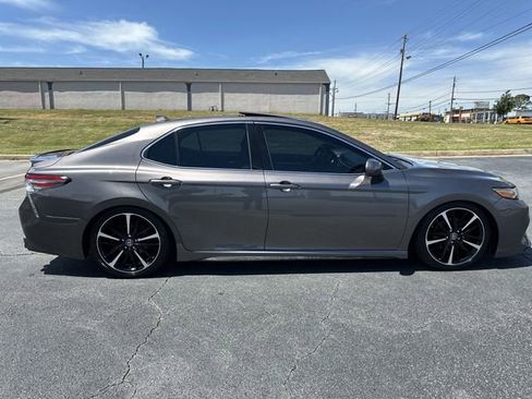 Used 2018 Toyota Camry XSE FWD image 29