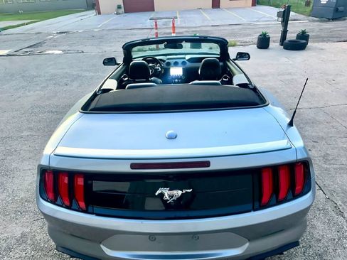 Used 2020 Ford Mustang Premium RWD image 15