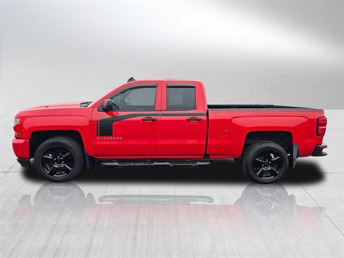 Used 2018 Chevrolet Silverado 1500 Custom image 3