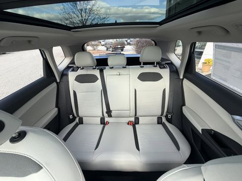 New 2026 Volkswagen Taos SE AWD/4WD image 20