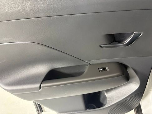 Used 2025 Hyundai Kona SEL FWD image 30