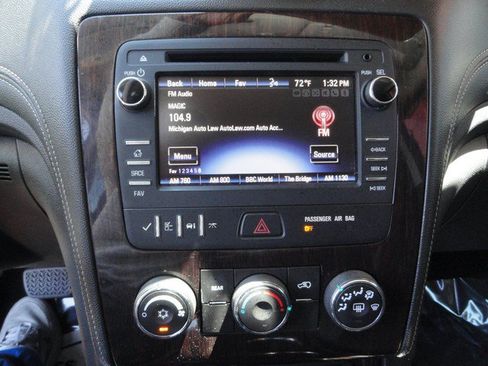 Used 2015 Chevrolet Traverse LT w/ Style and Technology Package FWD image 15