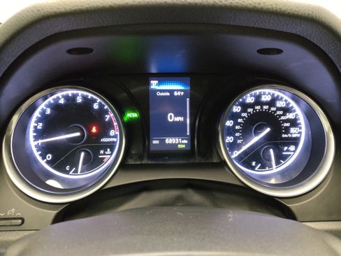 Used 2018 Toyota Camry SE w/ Moonroof Package image 23