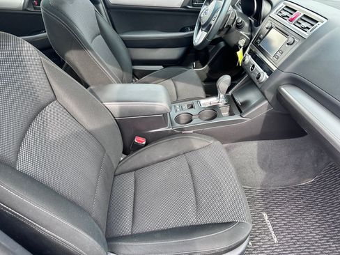 Used 2017 Subaru Outback 2.5i AWD/4WD image 10