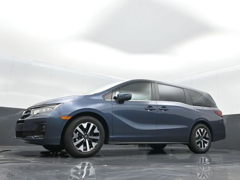 Certified 2025 Honda Odyssey EX-L image 11