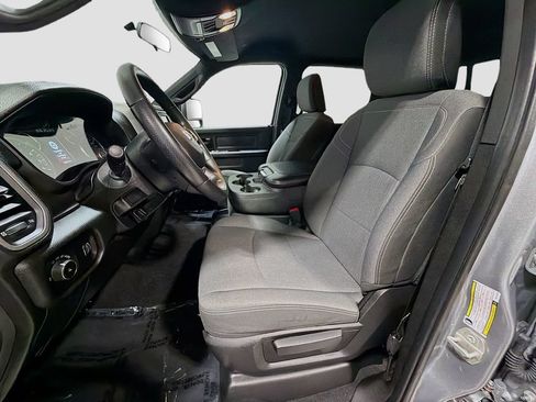 Used 2024 RAM 2500 Tradesman w/ Chrome Appearance Group AWD/4WD image 19