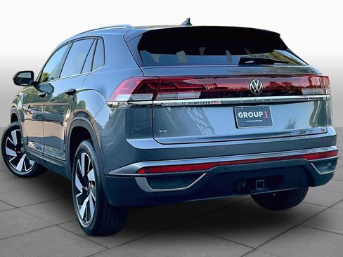 Used 2025 Volkswagen Atlas Cross Sport SE FWD image 12