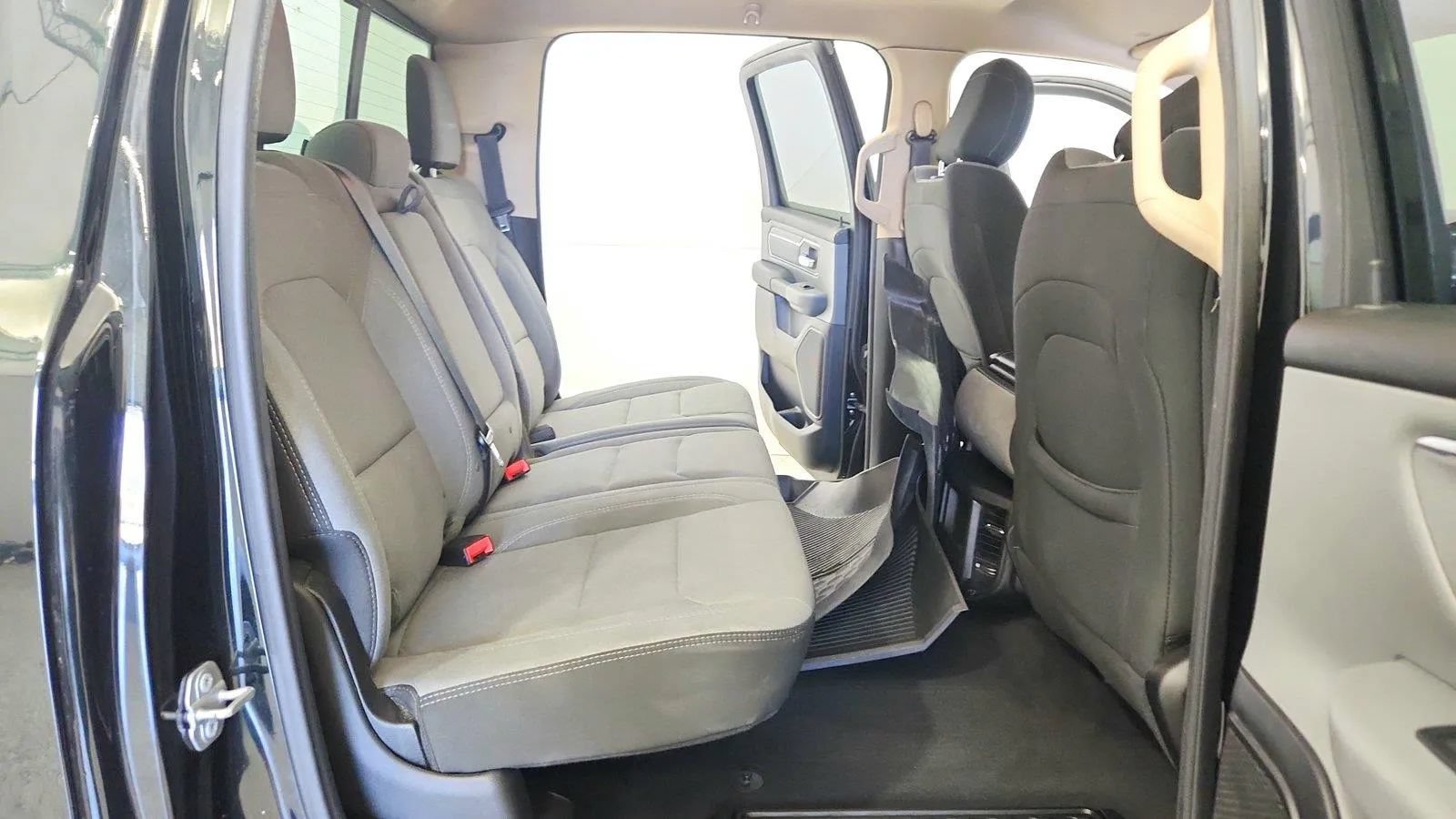 Used 2019 RAM 1500 Big Horn AWD/4WD image 27