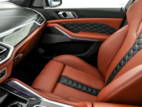 Used 2021 BMW X5 M w/ Competition Package image 41