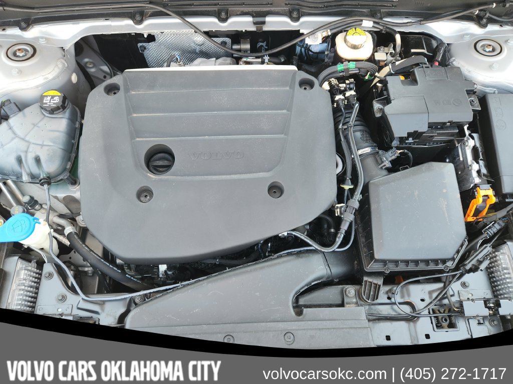 Certified 2024 Volvo XC40 B5 Plus w/ Protection Package Premier AWD/4WD image 25