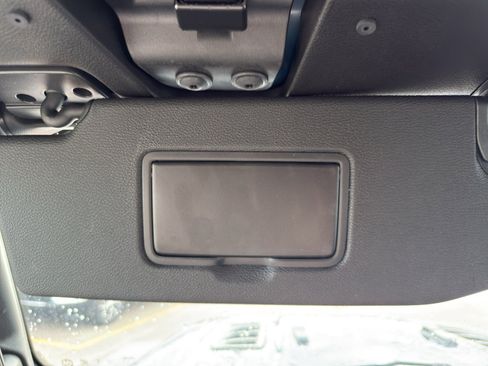 Used 2025 Jeep Wrangler Unlimited Rubicon w/ Convenience Group AWD/4WD image 24