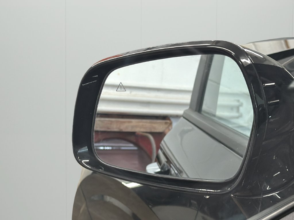Used 2023 Kia Carnival LX FWD image 34