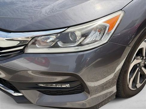 Used 2017 Honda Accord EX-L image 10