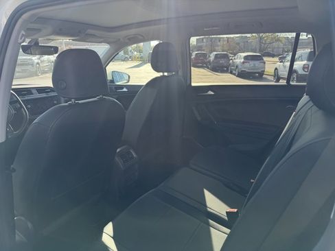 Used 2018 Volkswagen Tiguan SEL image 6