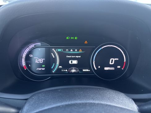 Used 2019 Kia Niro EX image 28