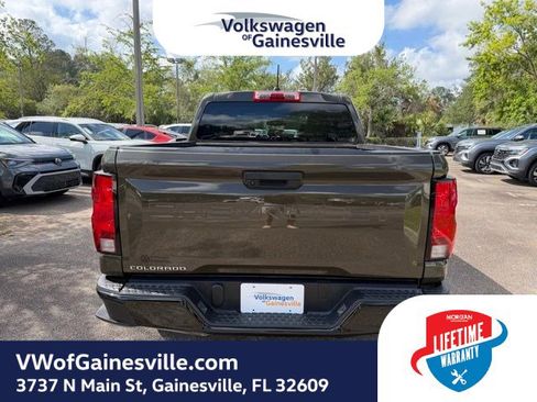 Used 2024 Chevrolet Colorado W/T RWD image 5