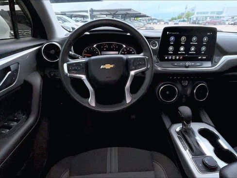 Used 2023 Chevrolet Blazer LT FWD image 5