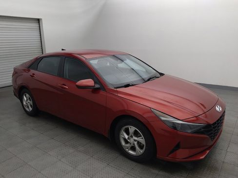 Used 2023 Hyundai Elantra SE image 11