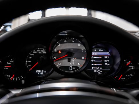 Used 2014 Porsche 911 Targa 4S image 11