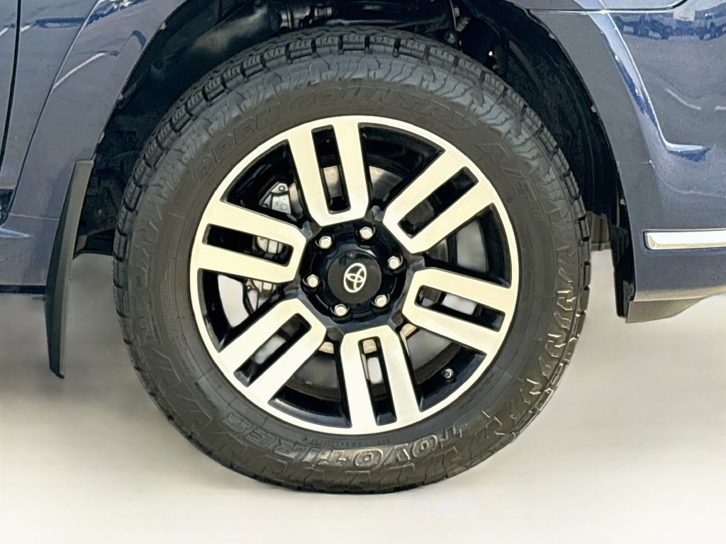 Used 2015 Toyota 4Runner Limited AWD/4WD image 32