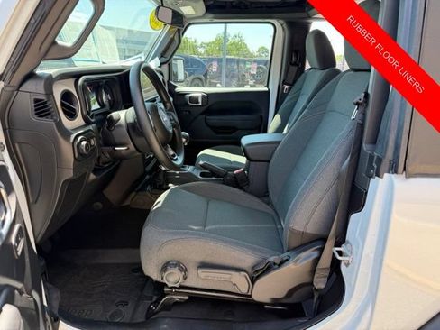 Used 2026 Jeep Wrangler Sport AWD/4WD image 14
