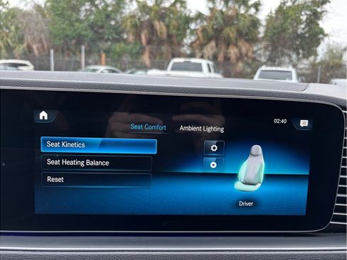 Used 2020 Mercedes-Benz GLE 450 4MATIC w/ AMG Line Exterior image 35