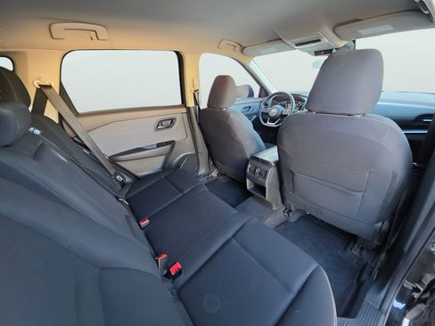 Used 2023 Nissan Rogue S FWD image 29