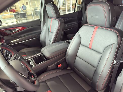 New 2026 Chevrolet Traverse RS w/ LPO, Floor Liner Package image 24