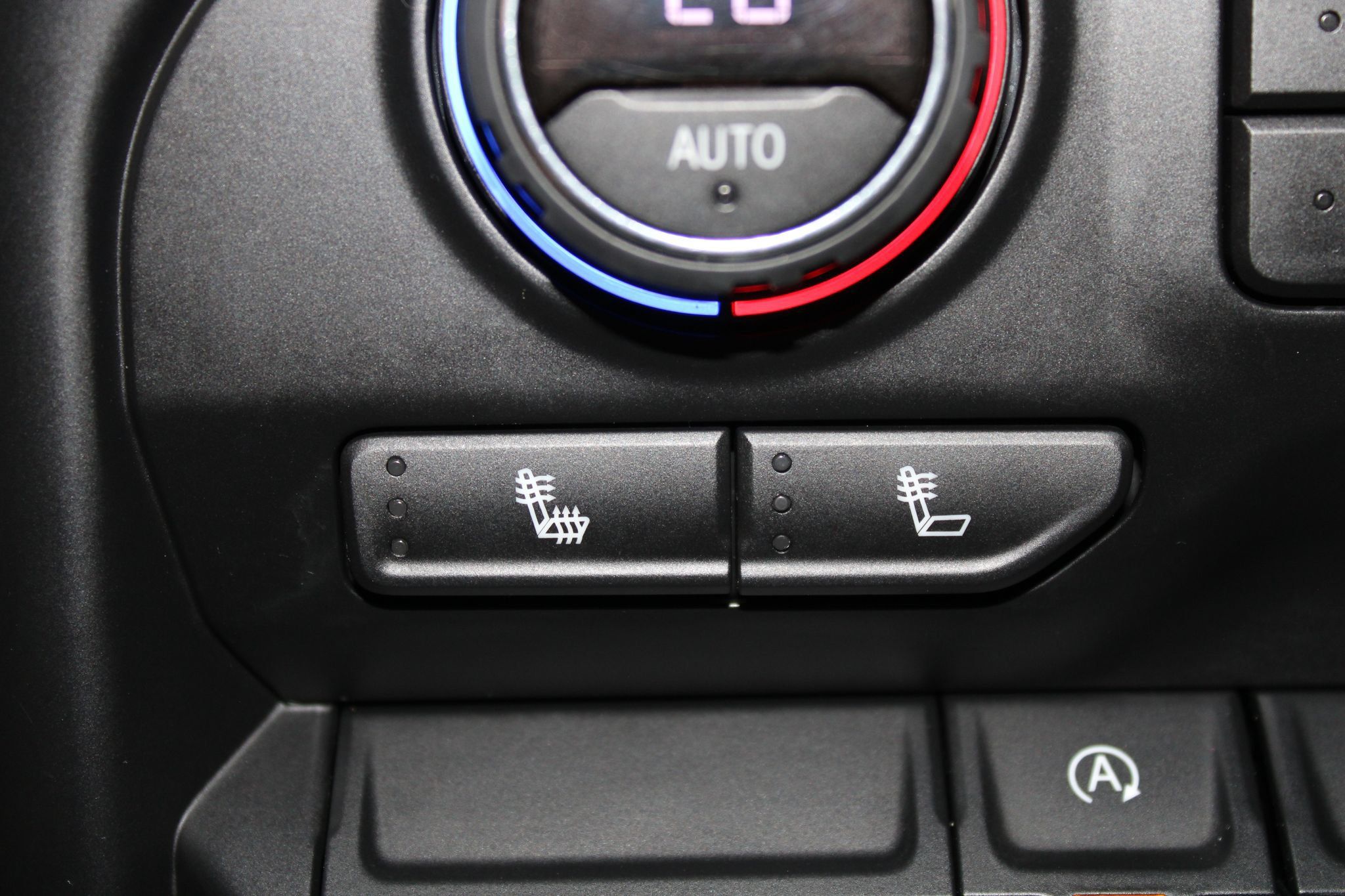 Used 2021 Chevrolet Silverado 1500 LT AWD/4WD image 37