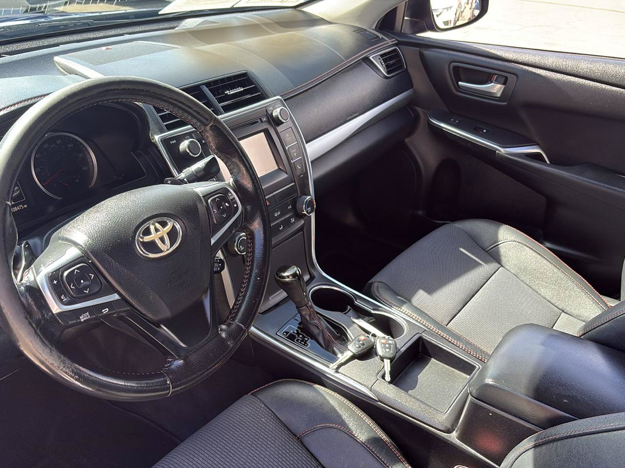 Used 2016 Toyota Camry SE FWD image 6