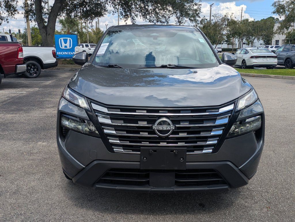 Used 2025 Nissan Rogue SV FWD image 8