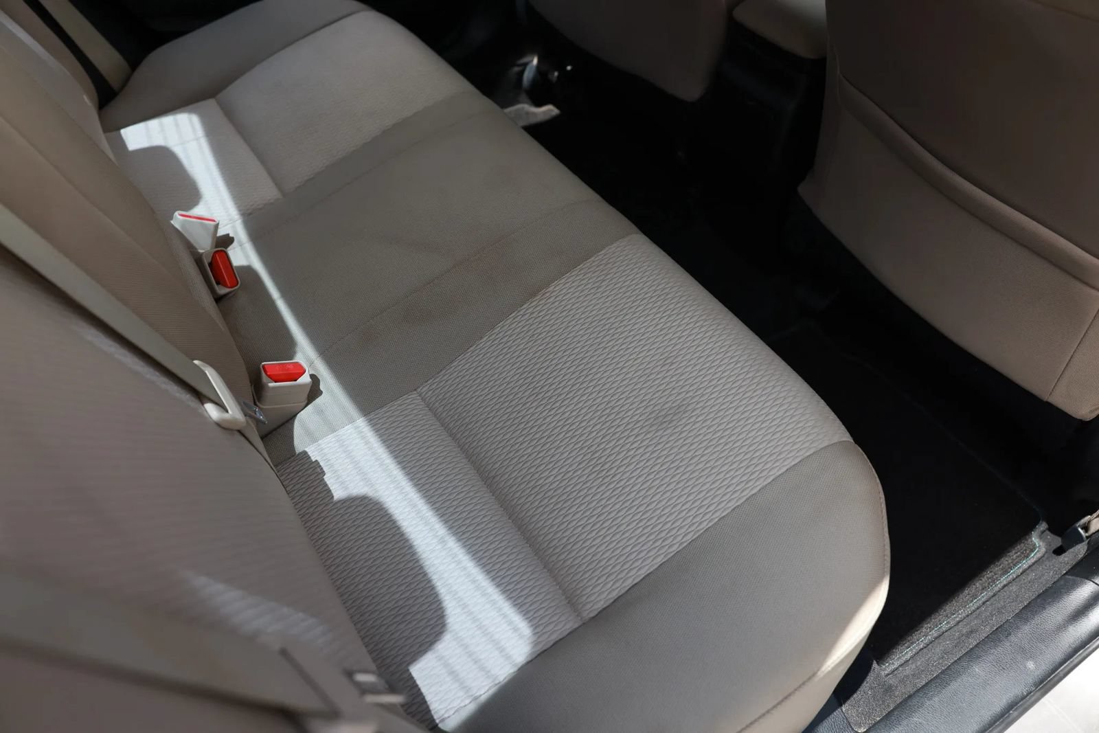 Used 2015 Toyota Corolla LE FWD image 23