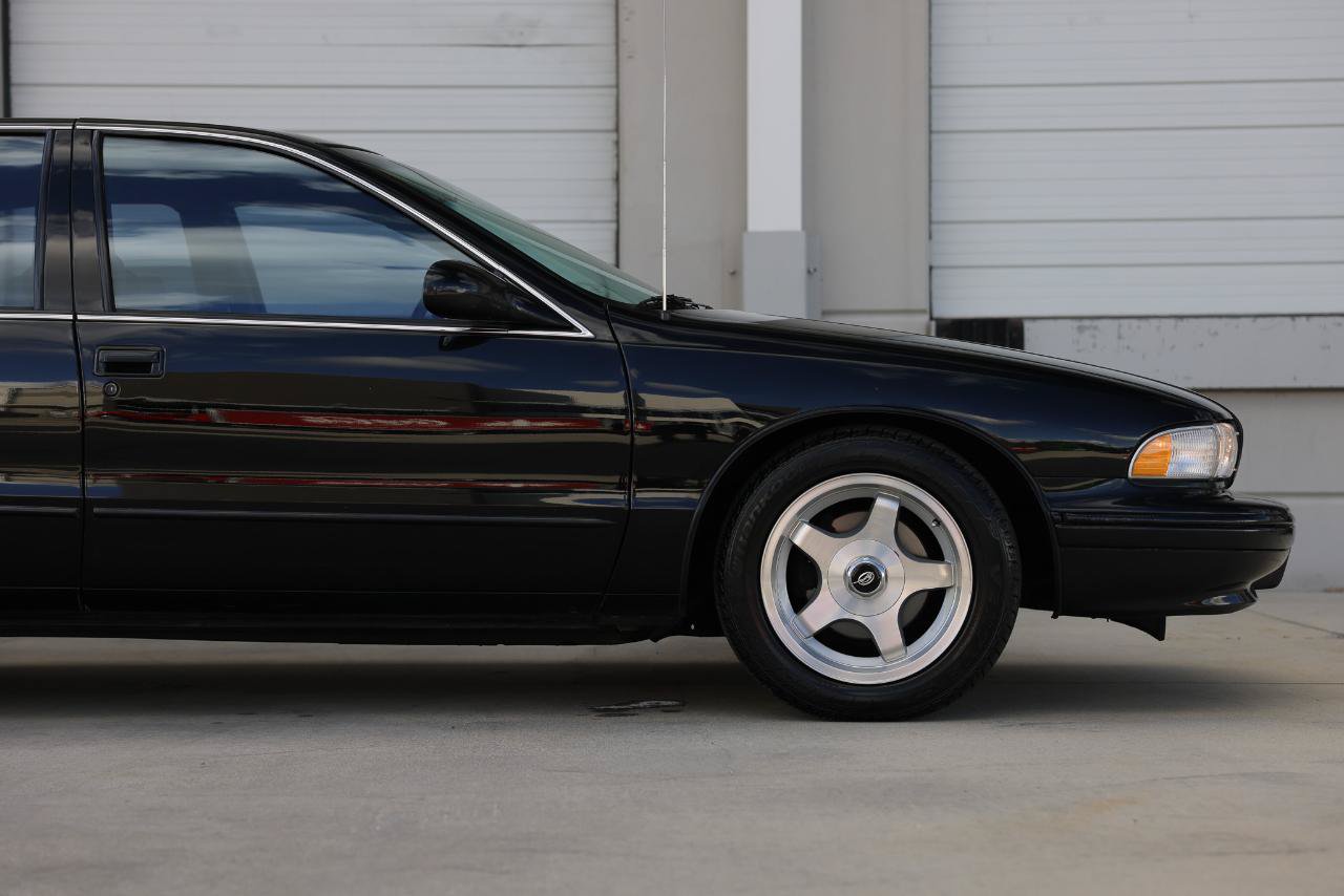 Used 1995 Chevrolet Caprice SS RWD image 34