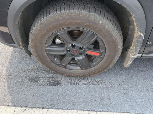 Used 2025 Nissan Rogue SV image 7