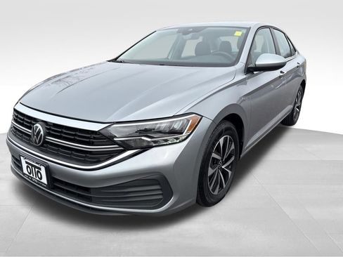 Used 2024 Volkswagen Jetta S image 3