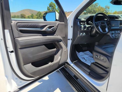 Used 2024 GMC Yukon XL Denali AWD/4WD image 22