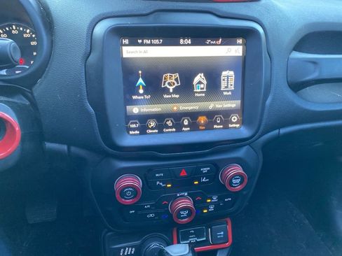 Used 2018 Jeep Renegade Limited w/ UConnect 8.4 Nav Group image 11